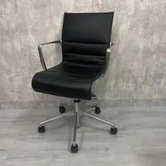 カッシーナイクスシー アリアス ローリングフレーム本革オフィスチェア