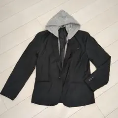 黒 フード付きジャケット
