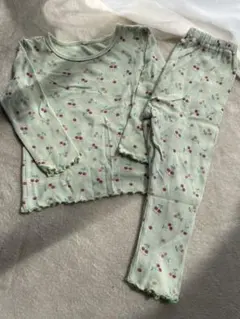 さくらんぼ柄　パジャマ 100cm