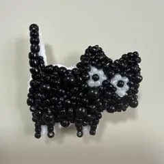 ビーズ刺繍ブローチ　ネコNo.1