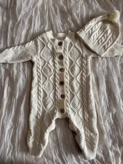 新品未使用 アイボリー ケーブルニットロンパース 帽子付き