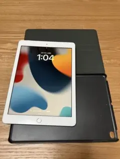 iPad (第６世代) 32GB Wi-Fi+Cellular カバー付