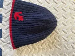 ネイビーと赤のリブ編みニット帽