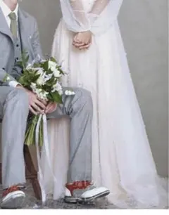 パール装飾付きウェディングドレス