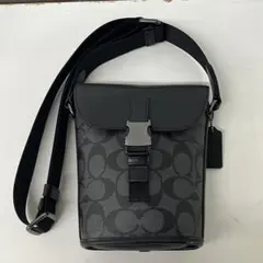 美品 COACH シグネチャー 本革 サコッシュ ランヤード ケアカード