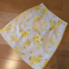 未使用　プロポーションボディドレッシング黄色花柄タイトスカート　台形