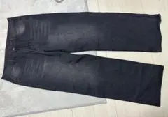 ブラック ストレートデニムパンツ