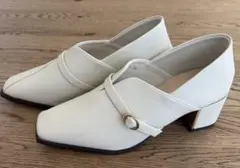 ORiental TRaffic スリットデザイン甲深パンプス BEIGE 36のサムネイル