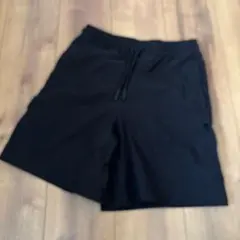 H&Mメンズ ブラック ショートパンツ ハーフパンツのサムネイル