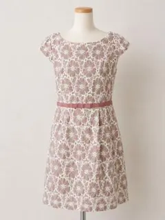 専用　　　　　　　　　　　TOCCA 花柄 刺繍 レース フレアワンピース 2点 美品】TOCCA トッカ 花柄 刺繍 レース ひざ丈 フレア ワンピース 2