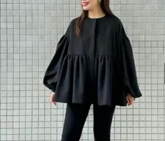 美品　YOIHI ギャザージャケット　ネイビー