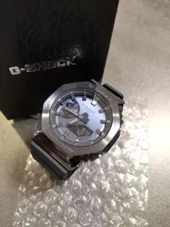 美品 カシオ Gショック GM-2100 QZ シルバーデジタル文字盤 箱付 