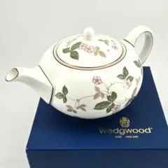 WEDGWOOD　ワイルドストロベリー　ティーポット　英国製　ボーンチャイナ
