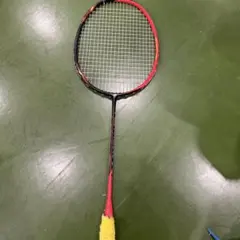 YONEX（ヨネックス） 赤　4UG4 77 アストロクス 旧モデル YONEXバドミントンラケット 希少品 ラケット