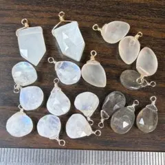 サービス品＊天然石の豪華なチャームアソートg42