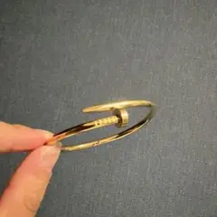 釘ブレスレット金