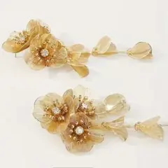 【新品未使用】ピアス 花 フラワー 花びらモチーフ ゴールド 結婚式 華やか