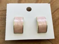 ゴールドの縁取り ピンク系シンプルピアス