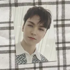 バーノン　home  フーディー  トレカ