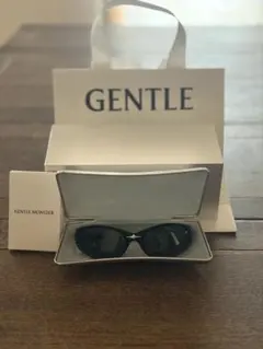 ✨非売品✨GENTLE MONSTER スタッズ ショルダーバッグ ホワイト - メルカリ