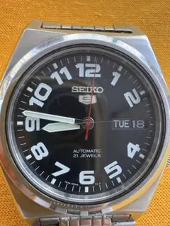 SEIKO 5 自動巻き 腕時計 黒ダイヤル