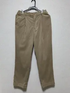 ベージュ コーデュロイパンツ