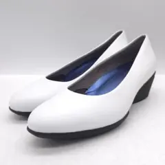 Item thumbnail for item 95ca148c-9704-4358-aad7-ea0d414c72be