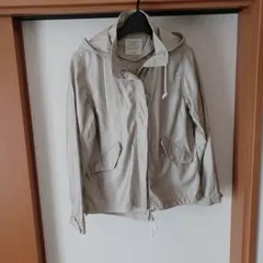 ベージュ フード付きジャケット