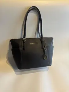 【訳あり美品】Michael Kors トートバッグ　レザー　A4可ゴールド金具