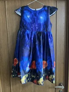 ハロウィンにピッタリ！
宇宙と月の模様の子供用ドレス 100cm~