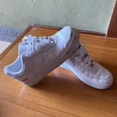 Supreme Nike Air Force 1 ホワイト スニーカー