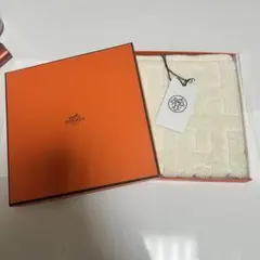 HERMES ホワイトタオルハンカチ ギフトボックス付き - メルカリ