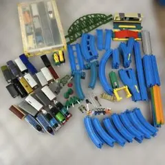 プラレール 車両とレール、情景、人形のセット