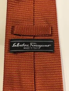 Salvatore Ferragamo オレンジネクタイ