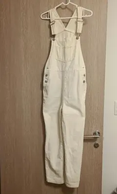 ジーユー　アイボリー オーバーオール 調整可能ストラップ