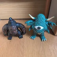 ウルトラマン 怪獣フィギュア 2体セット　ソフビ　ソフトフィギュア