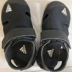 adidas キッズサンダル ブラック　18.0