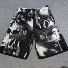 Under Armour グラフィックショートパンツ YXL