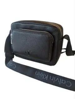 Calvin Klein（カルバン・クライン）カーゴ カメラバッグ　黒