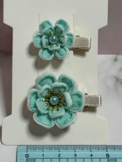 ライトブルーの花ヘアクリップ2個セット