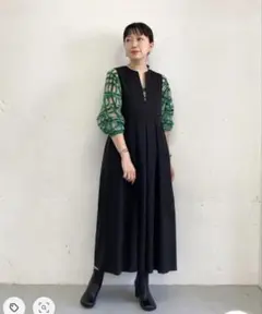 KBF キーネックBIGプリーツジャンパースカート
