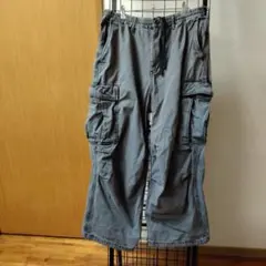 グレー カーゴパンツ ゆったり