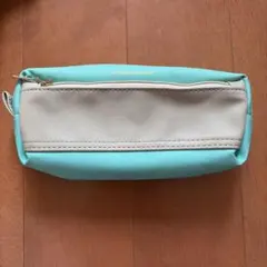 水色とベージュの筆箱