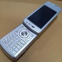 N-06A スライド式携帯電話 Supreme Silverのサムネイル
