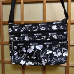 LeSportsac フラワープリント ショルダーバッグ