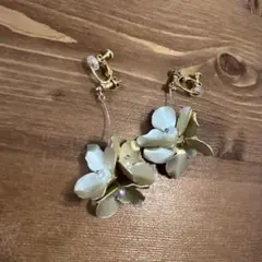 結婚式　ウェディング　花モチーフ　ゴールドイヤリング　お呼ばれ　オケージョン