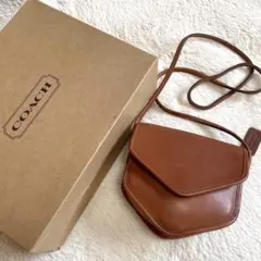 美品 オールドコーチ ミニヒッピー グローブレザー ポシェット 