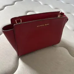 【美品】マイケルコース　ショルダーバッグ赤