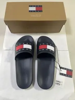 新品 TOMMY JEANS プールスライドサンダル 27.5cm ネイビーのサムネイル