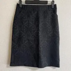 台形スカート　タイトスカート　黒
